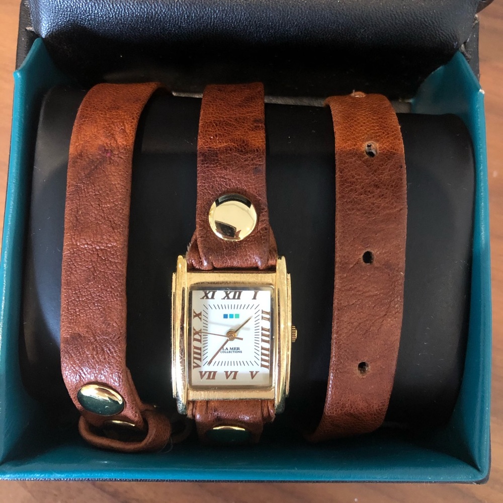 La Mer Brown Watch with Gold Rectangle Face